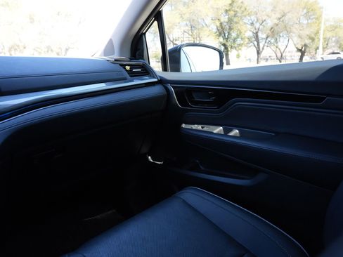 Used 2023 Honda Odyssey Elite image 8