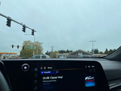 Used 2025 Chevrolet Equinox LT image 18