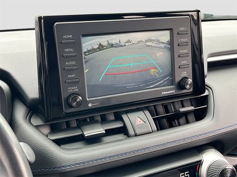 Used 2022 Toyota RAV4 SE image 13