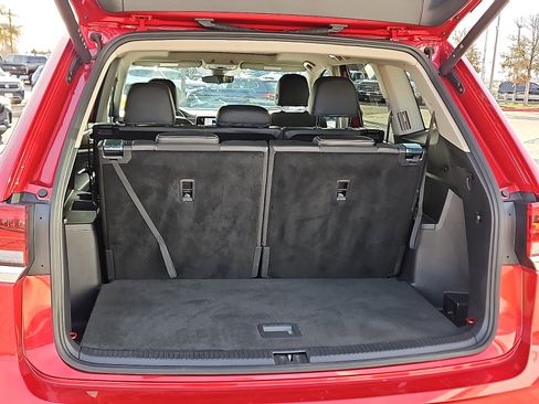 Used 2024 Volkswagen Atlas SE w/ Panoramic Sunroof Package image 6