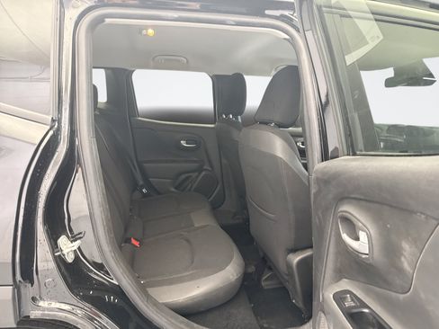 Used 2023 Jeep Renegade Altitude AWD/4WD image 17