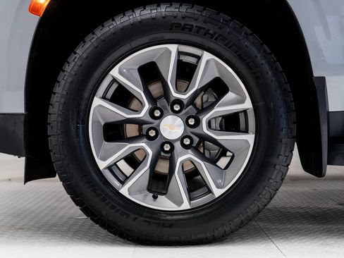 Used 2023 Chevrolet Tahoe LT w/ Luxury Package AWD/4WD image 32