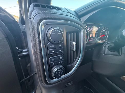 Used 2020 Chevrolet Silverado 1500 High Country image 15