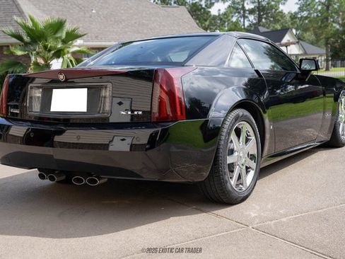 Used 2006 Cadillac XLR RWD image 17