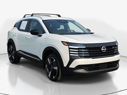 Used 2026 Nissan Kicks SR FWD image 3