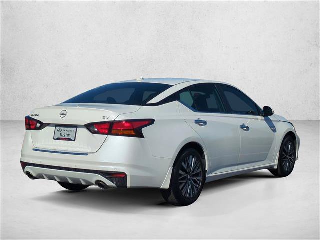 Used 2023 Nissan Altima 2.5 SV w/ SV Premium Package FWD image 5