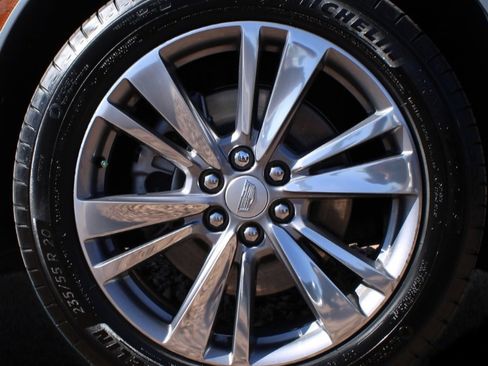 Used 2025 Cadillac XT5 Premium Luxury image 9