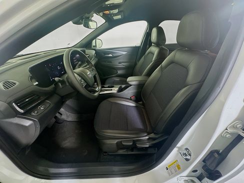 Used 2025 Buick Envista Preferred image 13