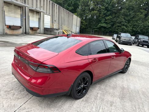 Used 2025 Honda Accord SE image 11