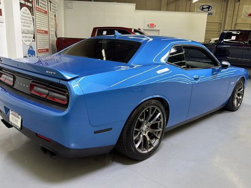 Used 2015 Dodge Challenger SRT w/ Technology Group image 9