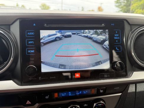 Used 2016 Toyota Tacoma Limited image 28