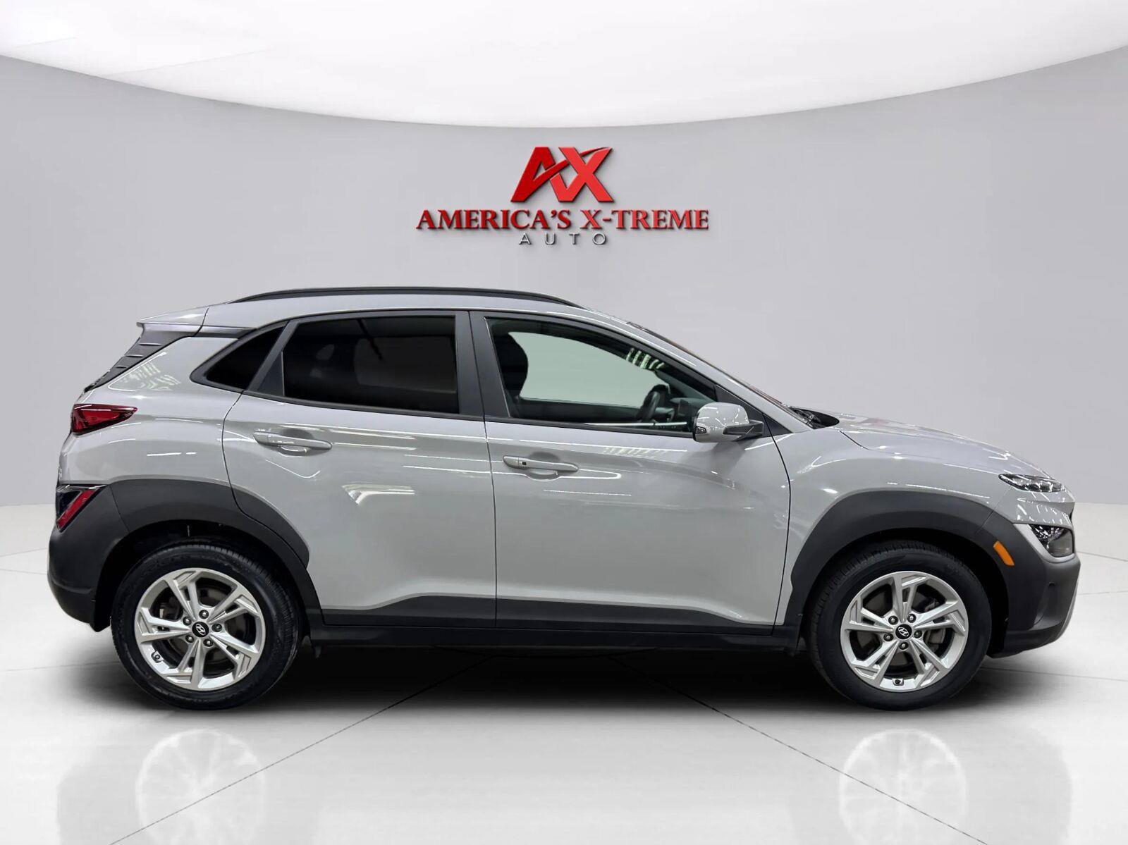 Used 2022 Hyundai Kona SEL AWD/4WD image 9