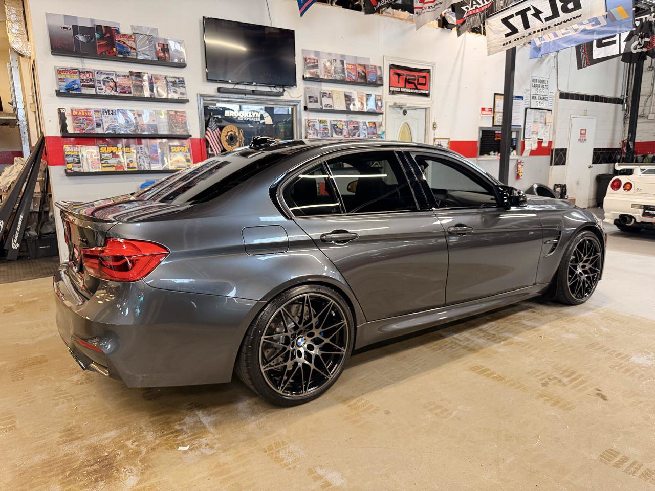 Used 2018 BMW M3 RWD image 5