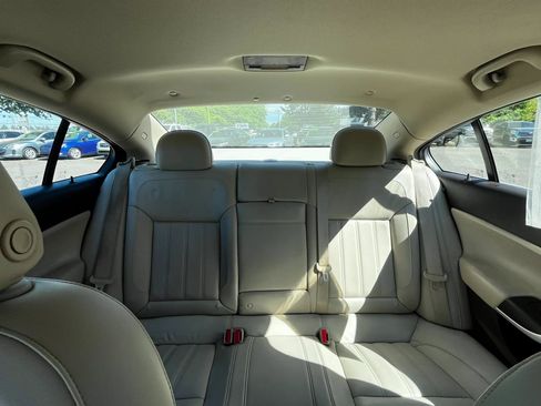 Used 2016 Buick Regal FWD image 10
