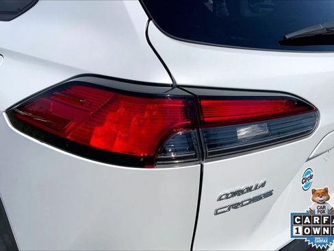 Used 2023 Toyota Corolla Cross XLE w/ Convenience Package image 28