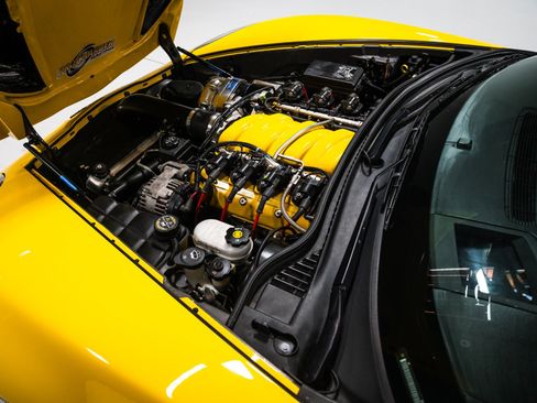 Used 2006 Chevrolet Corvette Z06 w/ Preferred Equipment Group RWD image 28