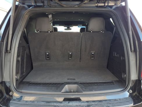 Used 2022 Chevrolet Tahoe LT w/ Luxury Package AWD/4WD image 19