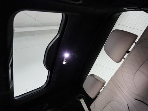 Used 2022 BMW X7 M50i w/ Dynamic Handling Package image 28