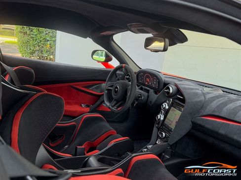 Used 2021 McLaren 765LT RWD image 25