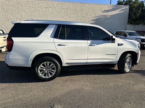 Used 2024 GMC Yukon SLT image 3