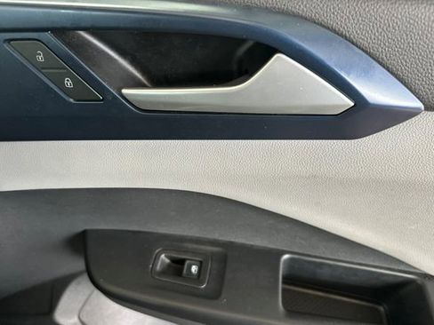 Certified 2023 Volkswagen Taos SE w/ Black Wheel Package image 22