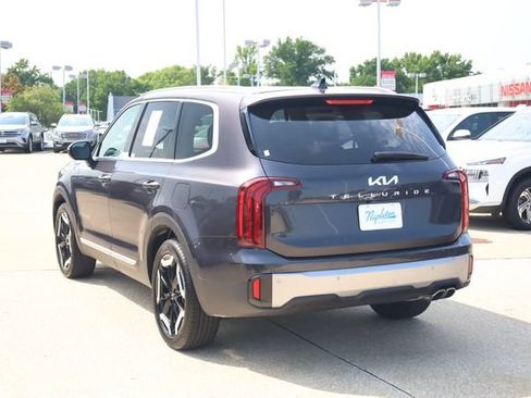 Used 2025 Kia Telluride S FWD image 5