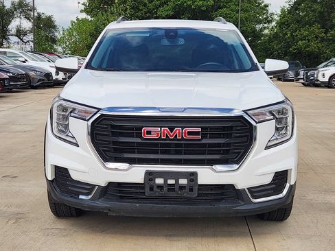 Used 2022 GMC Terrain SLE w/ Driver Convenience Package FWD image 3