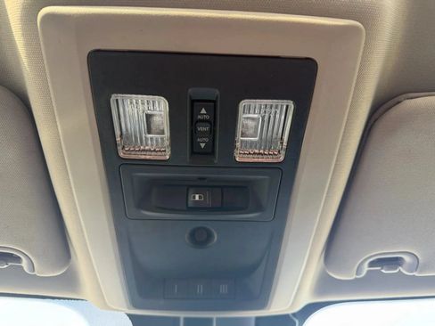 Used 2017 RAM 1500 Laramie AWD/4WD image 30