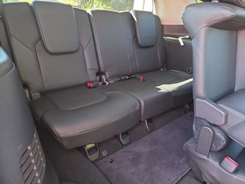 Used 2019 Nissan Armada SV image 32