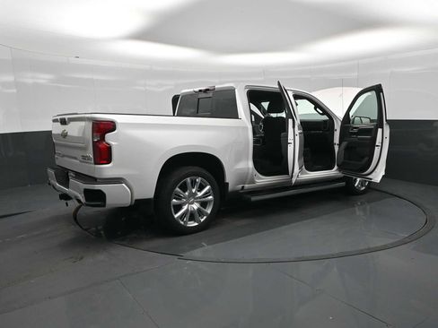 Used 2024 Chevrolet Silverado 1500 High Country image 28