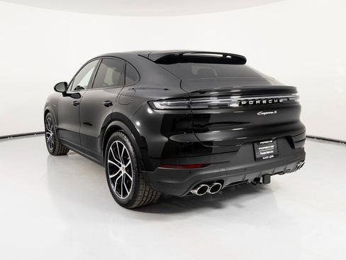 New 2025 Porsche Cayenne S image 3