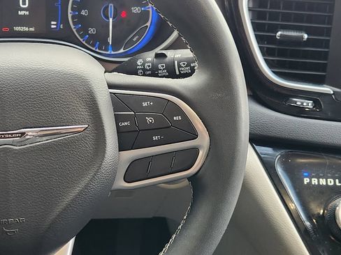 Used 2023 Chrysler Voyager LX FWD image 31