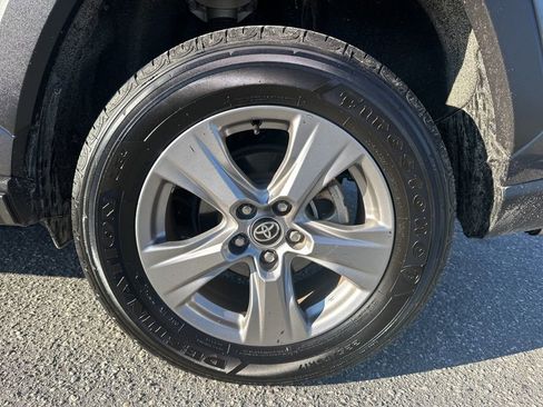 Used 2024 Toyota RAV4 XLE image 28