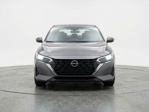 Used 2025 Nissan Sentra SV image 2