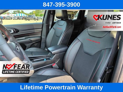 Used 2024 Jeep Compass Trailhawk AWD/4WD image 16
