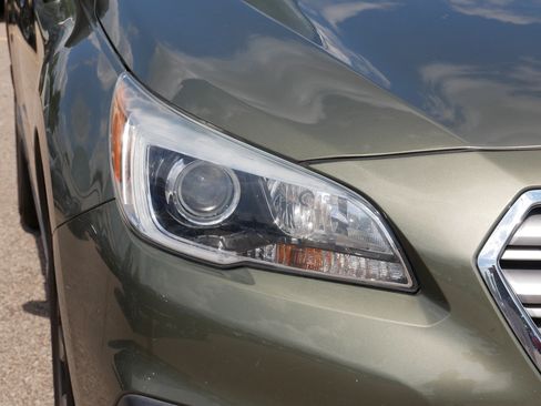 Used 2016 Subaru Outback 2.5i Limited AWD/4WD image 16