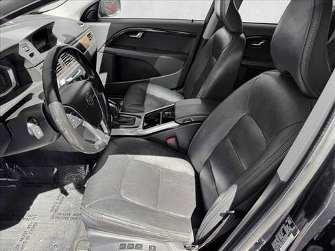 Used 2016 Volvo XC70 T5 Premier w/ Proximity Package AWD/4WD image 10