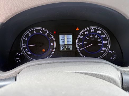 Used 2011 INFINITI G37 Journey w/ Premium Pkg image 13