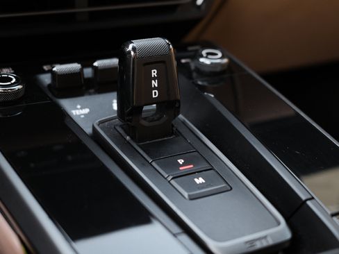 Used 2021 Porsche 911 Carrera w/ Premium Package image 26