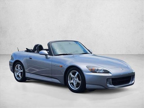 Used 2004 Honda S2000 image 3