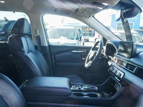 Used 2025 Honda Pilot EX-L image 16