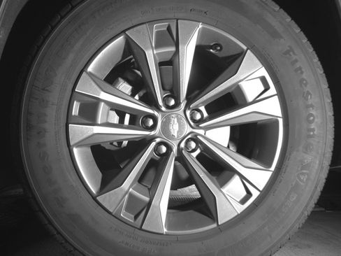 Used 2025 Chevrolet Equinox LT image 12