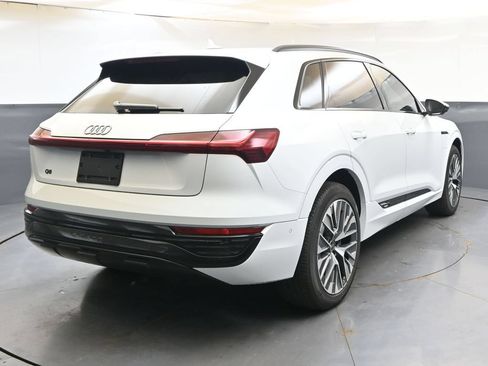 Used 2024 Audi Q8 e-tron Prestige AWD/4WD image 5