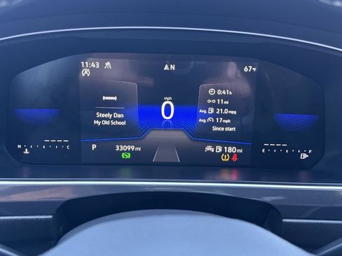 Used 2024 Volkswagen Tiguan SE image 12