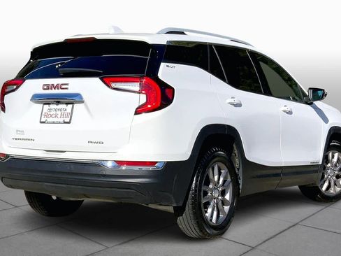 Used 2024 GMC Terrain SLT image 13