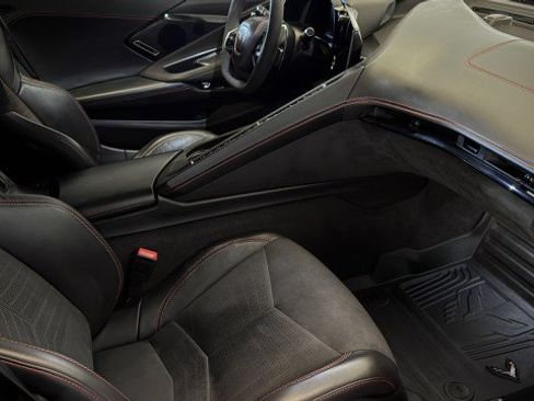 Used 2024 Chevrolet Corvette Stingray Premium Cpe w/ Z51 Performance Package RWD image 14