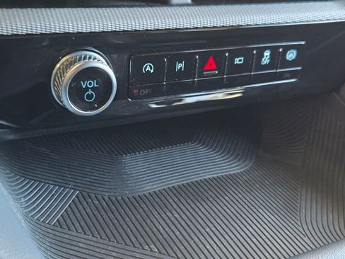 Used 2025 Ford Explorer ST-Line w/ ST-Line Street Pack image 10