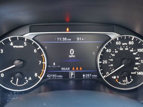 Used 2025 Nissan Altima 2.5 SV AWD/4WD image 9