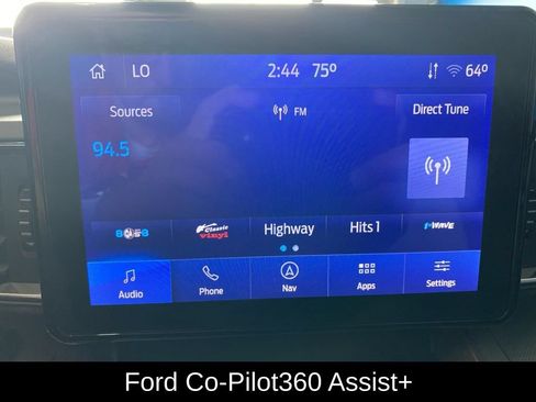 Used 2022 Ford Explorer XLT w/ Equipment Group 202A AWD/4WD image 2