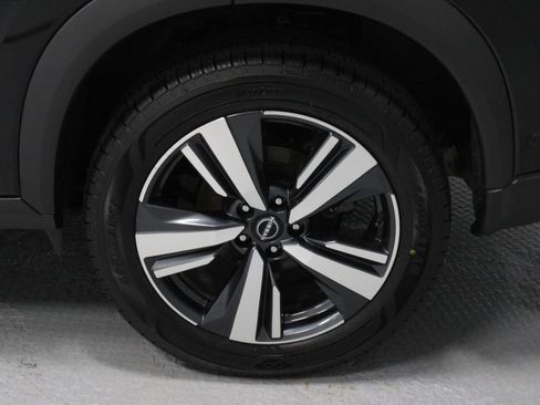 Used 2024 Nissan Rogue SL AWD/4WD image 15